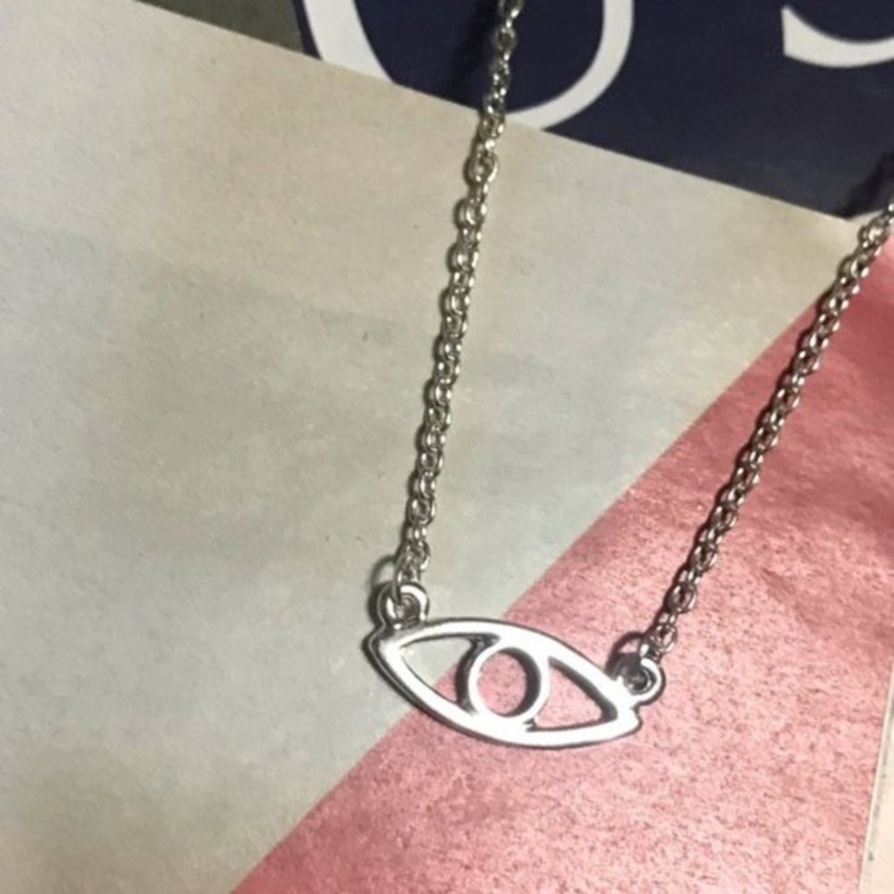 NEW Minimalist evil eye silver necklace‎